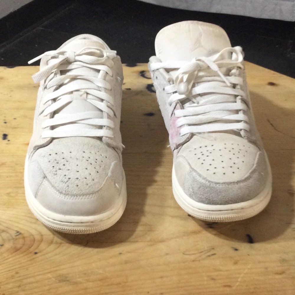 Women’s Casual White Suede-Look Lace-Up Sneakers
